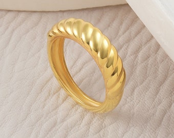 14K Gold Croissant Ring,Gold Croissant Ring,Twist Ring,Signet Ring,Chunky Ring,Dome Ring,Minimalist Ring,Twisted Ring,Rope Ring,Gift for Her