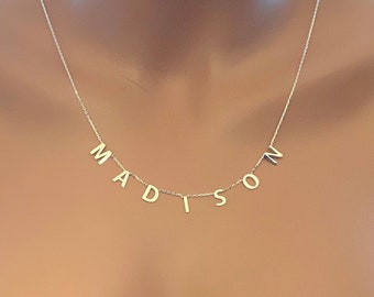 Collier de nom -Collier de lettre - collier personnalisé de lettre - collier d’initiales - bijoux personnalisés - collier de cadeau de maman - cadeau de jour de mères