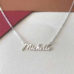 Collana con nome in oro 14K Collana con nome personalizzato Collana con nome inciso Collana con nome da donna in argento dorato Collana personalizzata Angela