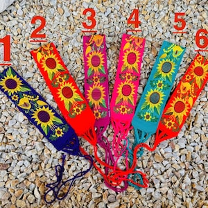Mexican embroidered belt, fajos bordados, Mexican traditional belts, colorful Mexican belts.