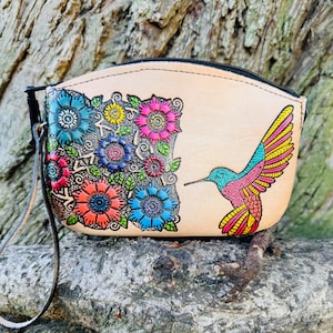 Sac à bandoulière en cuir repoussé à la main, portefeuille à bandoulière mexicain, sac en cuir magnifiquement conçu avec des motifs floraux et des colibris.