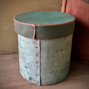 Caja de despensa de espuma de mar primitiva (papel maché)