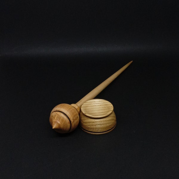 Spinning spindle set, support spindle with support bowl, yarn spinning tool, spindle with bowl