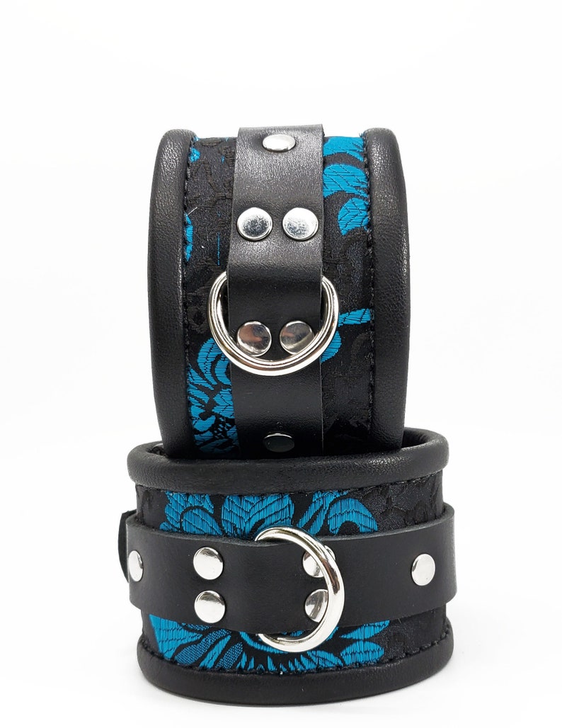 Submissive Collar & Cuff Set Lockable BDSM Leather Bondage Restraints ...