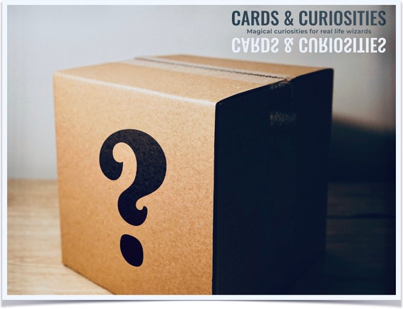 Boîte mystère. The Curious Magical Mystery Box - C’est une surprise!!!
