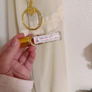 Aphrodite Moon essential oil roller, Aphrodite oil, Aphrodite altar, Venus oil, love spell oil, aphrodisiac oil, Aphrodite, spiritual oil