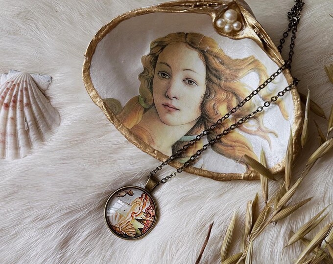 Aphrodite Vintage Cameo Necklace main image 1