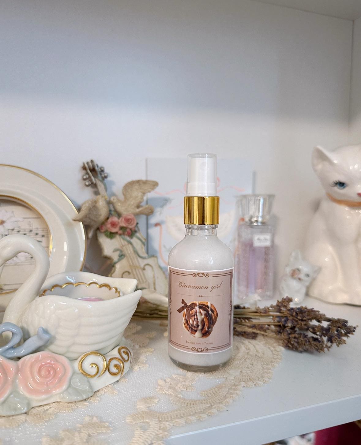 シナモンロール ボディ＆ヘアパフューム、グルマン系の香り（57ml