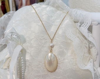 18k gold princess of the ocean shell necklace, seashell necklace, mermaid necklace, goddess jewelry, pearl necklace, pearl jewelry