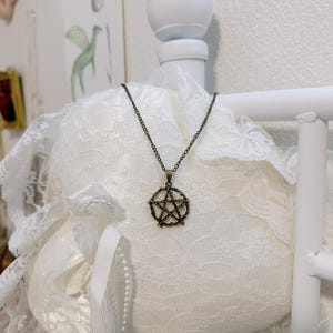 Bronze witchy pentagram pentacle necklace, witchy necklace, witchy jewelry, vintage inspired jewelry