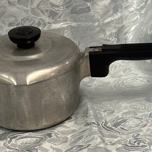 Magnalite 5 QT 4246 Heavy Metal Pot & Lid – Jubilee Thrift