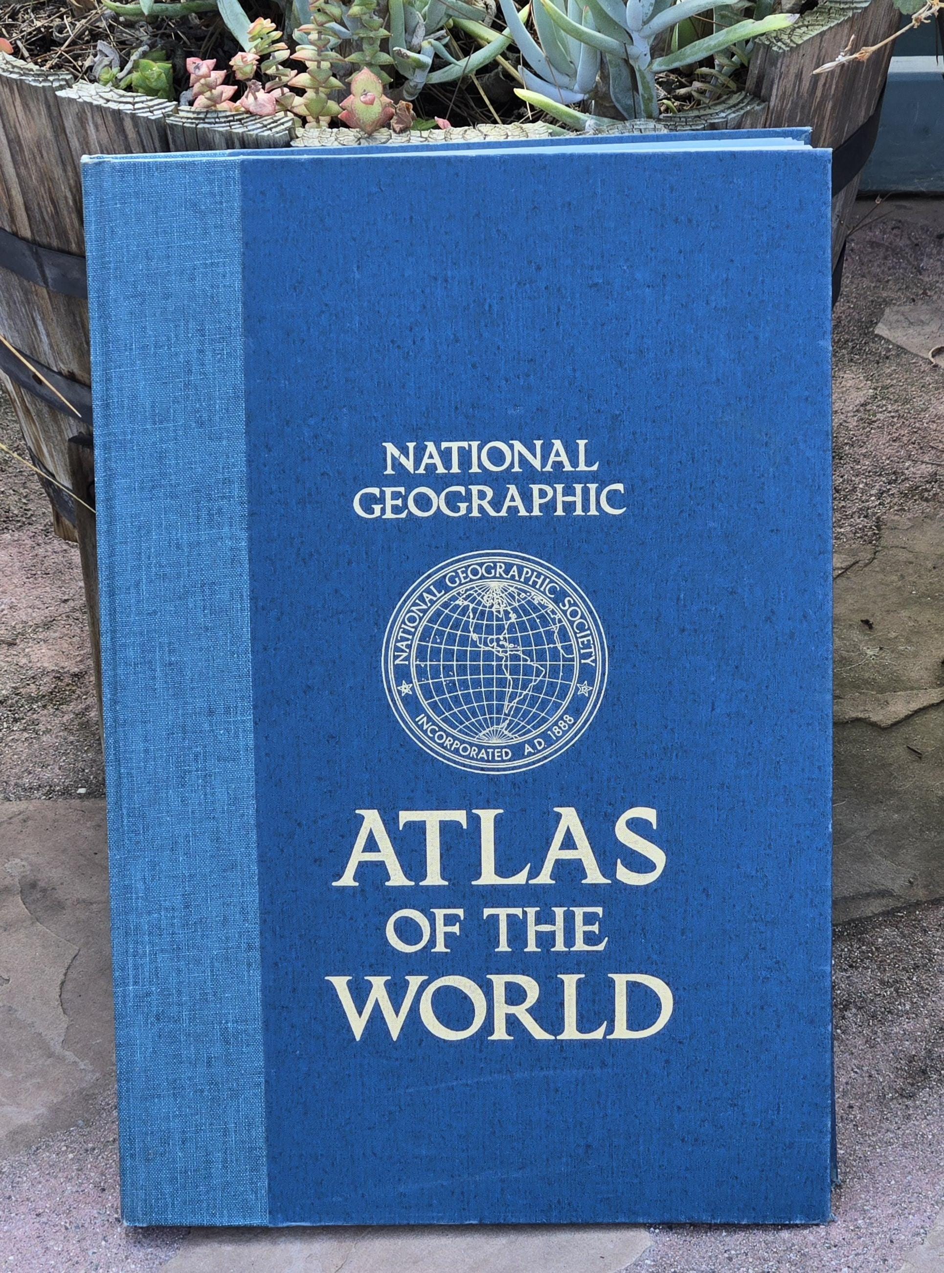 Book Large National Geographic Atlas of the World Maps 12 1/2 Inch