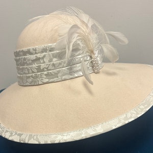 Original Cream Hat With Feathers - Etsy display picture 2