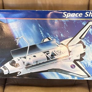 Revell 2004 NASA Space  Shuttle Model pieces unopened. 172 Scale