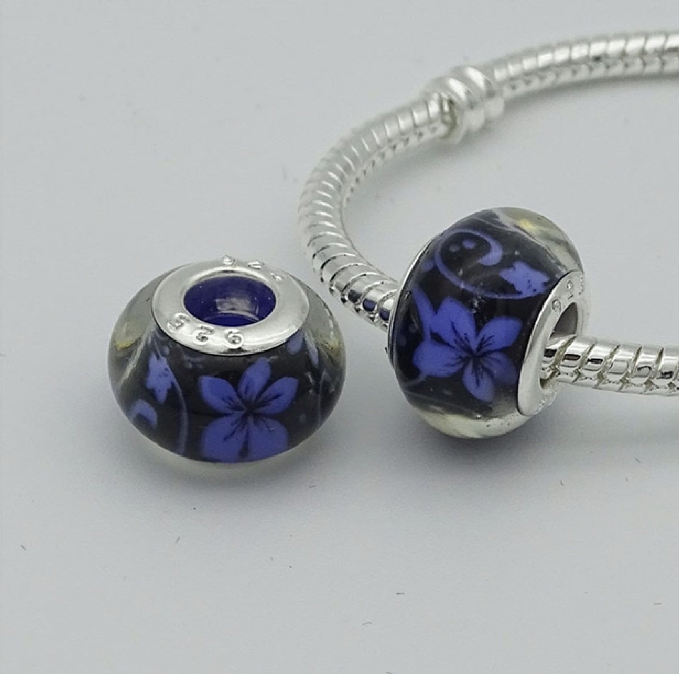 廃盤✧ハワイ限定✧レア】 フラワーレイ ムラーノガラスチャーム