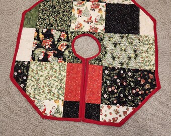 Quilted Christmss tree skirt