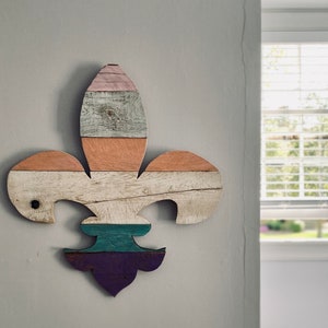 24 inch fleur-de-lis in pastel colors