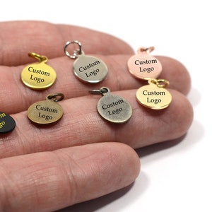 Lasergraviertes Anhänger , Personalisierter Schmuckanhänger , 10 mm x 0,8 mm ( Stärke ) , Benutzerdefiniertes Logo Mit Sprungring , Befund KNN6