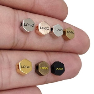 Conta espaçadora hexagonal personalizada, conta gravada a laser, 3 x 6 mm, tamanho do furo: 2 mm, descobertas de contas personalizadas