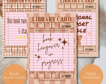 Op de afbeelding: Een verzameling roze en bruine bibliotheekkaart-thema digitale downloads. De kaarten bevatten tekst als "book hangover in progress" en "This book ruin 5 star". De kaarten hebben een rasterpatroon en de tekst "Library Card".