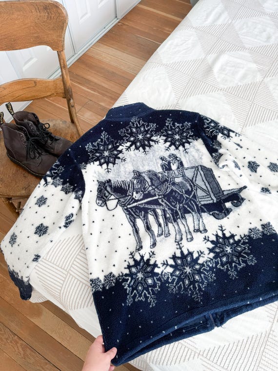 L- Vintage 90s Art Unlimited All Over Print Winter Cabin Sleigh