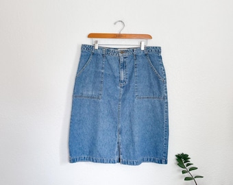 35”- vintage 90s Covington light wash denim knee length pencil skirt modest fitted skirt