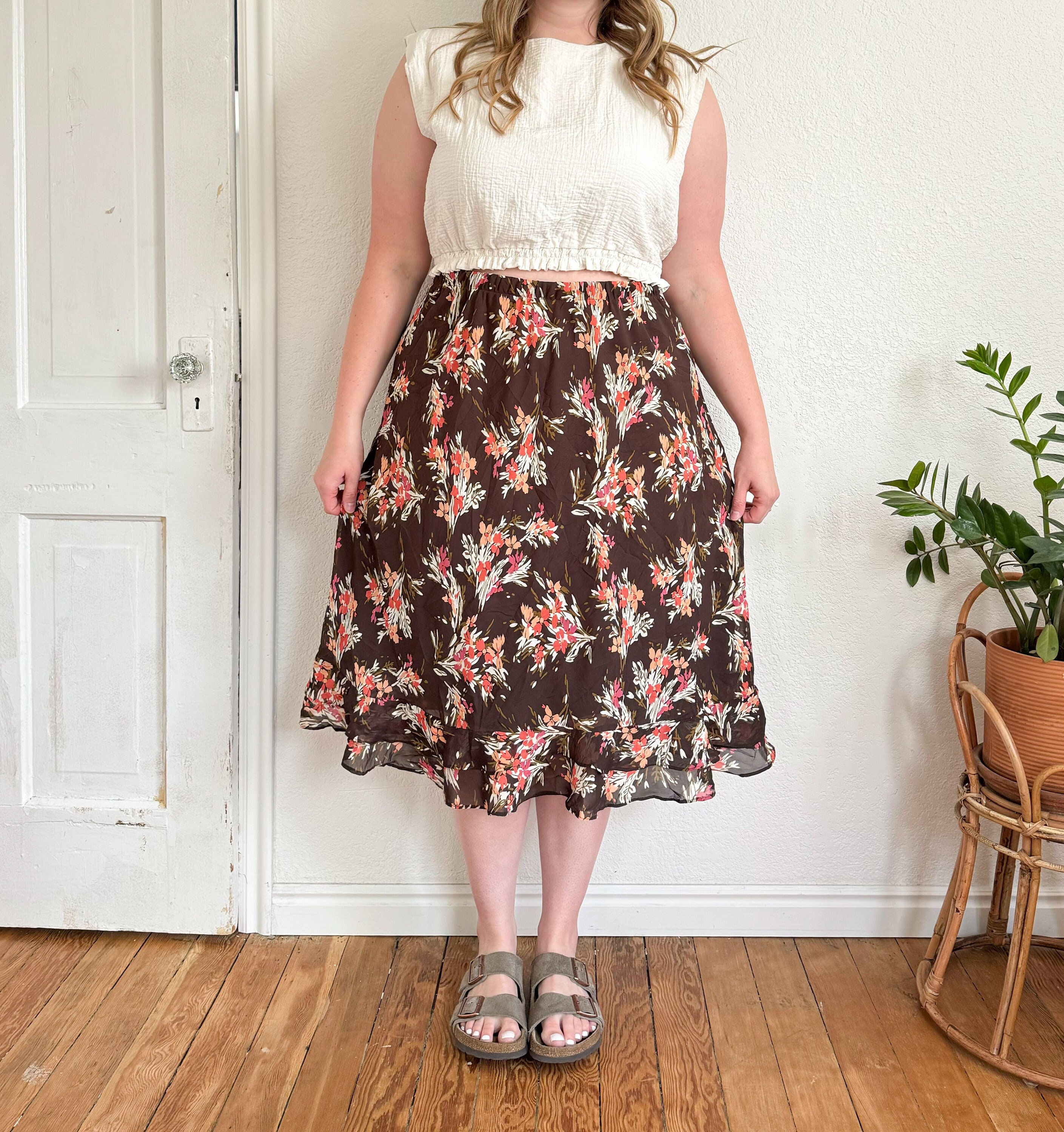 XL/2X- Vintage Brown Floral Print Ruffled Midi Length Skirt