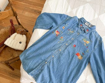 M- vintage denim fall scene embroidered button down shirt blouse 90s classic novelty autumn essential top