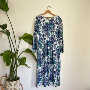 L vintage FADS années 80/90 vert et violet floral partout imprimé robe confortable à manches longues modeste midi maxi robe image 3