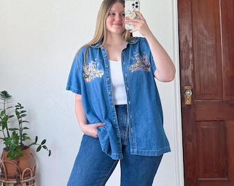 2X/3X- vintage 90s denim button up garden embroidered blouse short sleeve shirt classic cottagecore floral motif top