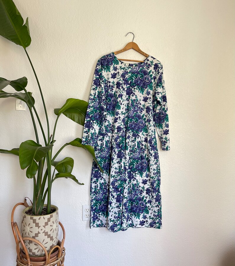 L vintage FADS années 80/90 vert et violet floral partout imprimé robe confortable à manches longues modeste midi maxi robe image 5