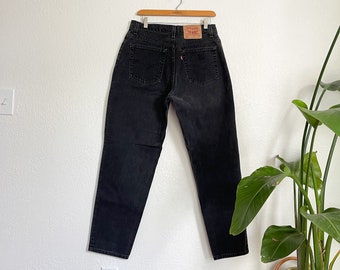 32"- vintage Levi's 550 black wash 90s relaxed fit jeans classic streetwear mom jeans