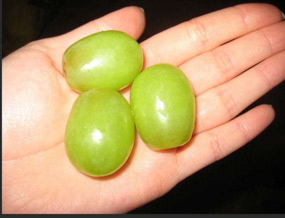 Giant grapes outlet