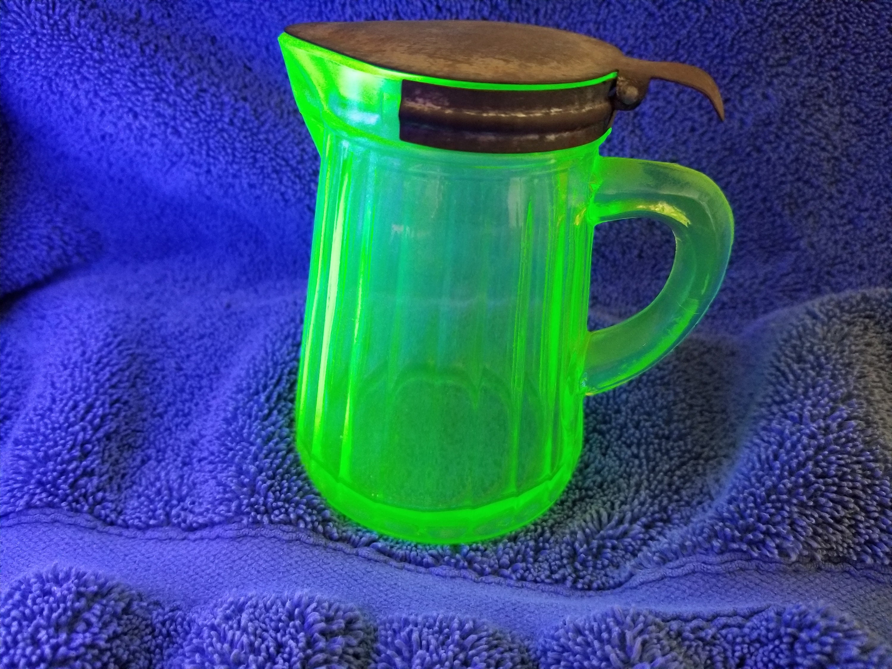 Anchor Hocking Green Uranium Glass Syrup Pitcher With Metal Top Etsy