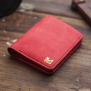 Cartera de hombre hecha a mano en piel curtida vegetal - El mejor regalo para él - Cartera premium para hombre - Rojo prismático