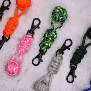 Monkey Fist Keychain, Paracord Monkey Fist, Marble Paracord Keychains, Gifts for Men, Women and Children, School and Sports