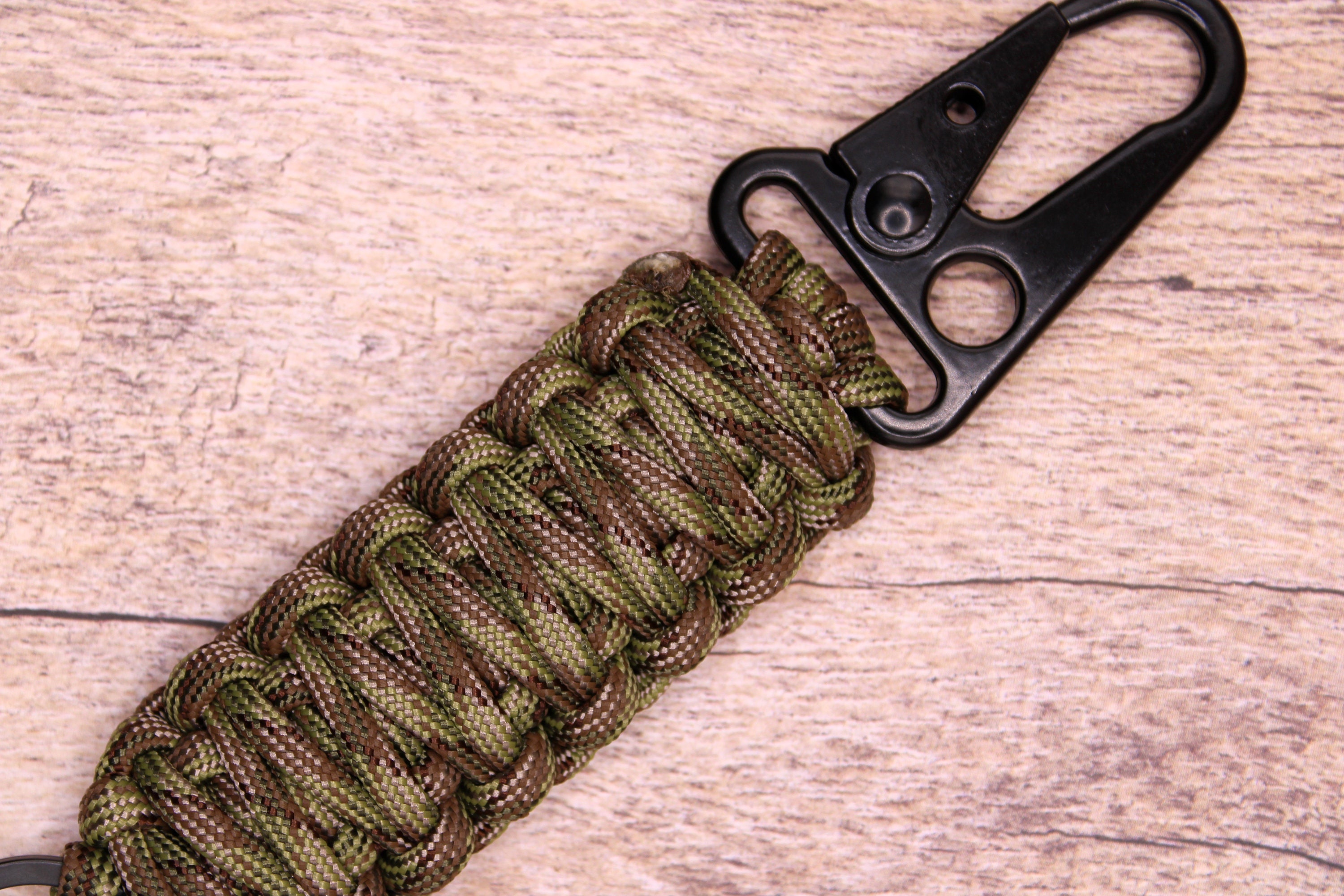 Porte-clés Mousqueton Paracorde camouflage - Mousquetons