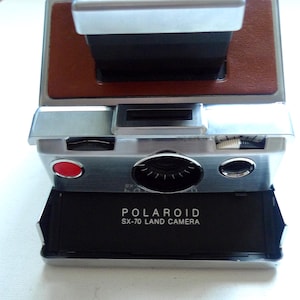Vintage POLAROID SX-70 Instant Land Camera With Leather Case