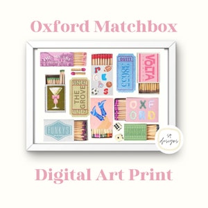 Puede incluir: Una impresión de arte digital de un marco blanco con un collage de cajas de cerillas. Las cajas de cerillas tienen varios diseños, incluyendo una copa de martini, una pelota de fútbol, un par de botas azules y las palabras "The Grove" y "Oxford Matchbox".