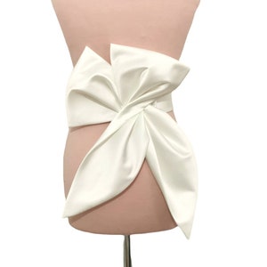 Detachable Bridal Bow, Satin Detachable Wedding Dress Bow, Big Wedding Bow, Bow with Sash, Wedding Bow, Bridal accessories, Bow, Wedding Bow