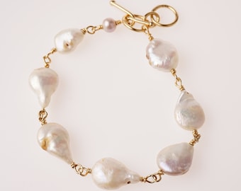 Pearl Bracelet/Handmade Pearl Bracelet/Gold Plated Bracelet/Wire Wrap Pearl Bracelet/Brass Wire Wrap Pearl Bracelet/Pearl Jewelry/Bracelet