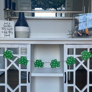 Shamrock Banner, Polka Dot Shamrock Banner, Clover Banner, St Patrick’s Day Garland, Shamrock decor, St Paddy’s day decor, green clovers