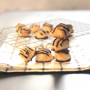 Keto coconut macaroons- Ketogenic diet, Low carb, Sugar free, Gluten free, keto dessert, diabetic friendly