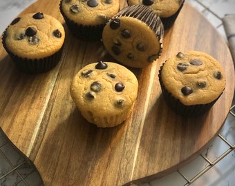 Keto peanut butter chocolate chip muffins - low carb, sugar free, diabetic friendly and healthy muffins