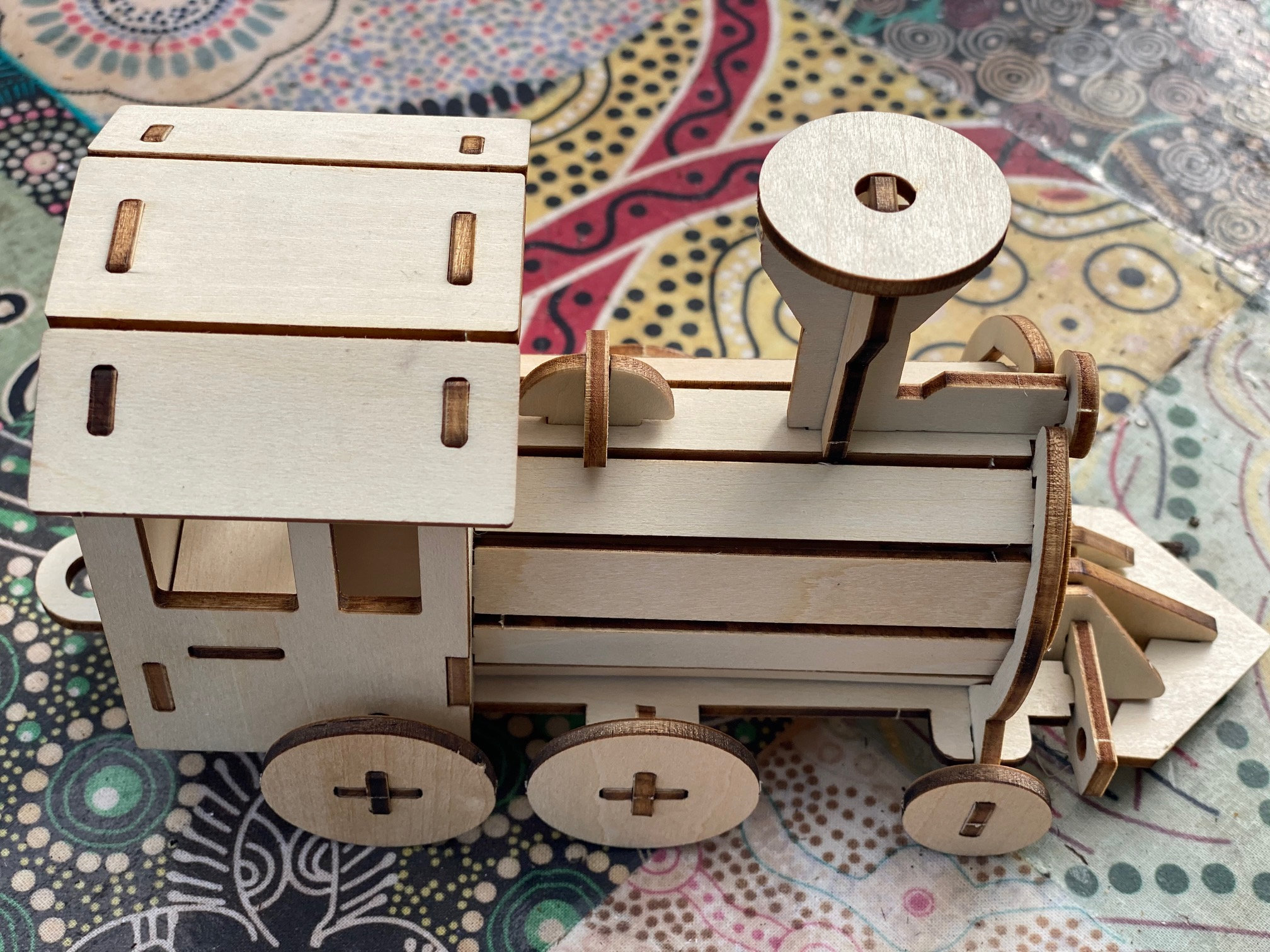 Construir y pintar su propio tren locomotora Niños modelo madera
