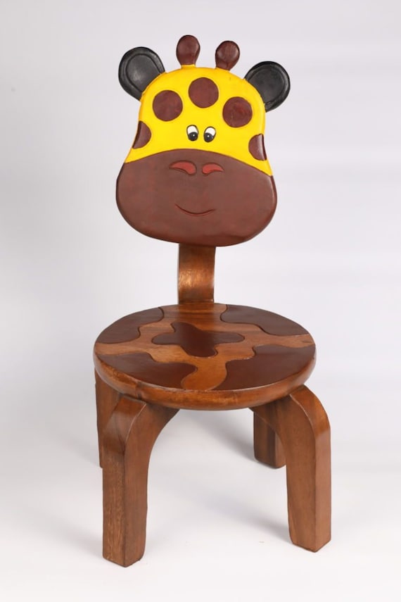 Children’s wooden chair Giraffe themed with solid backrest