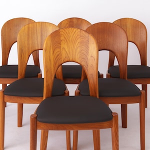 Juego de 10 sillas de comedor del diseñador danés Niels Koefoed (década de 1970) – Estructura de teca