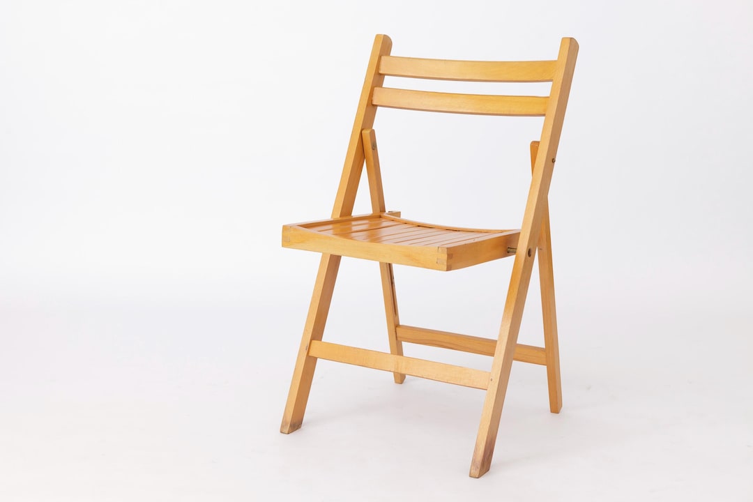 1 of 2 Vintage Folding Chair by C.T.C, 1970s – Restored Beech Wood