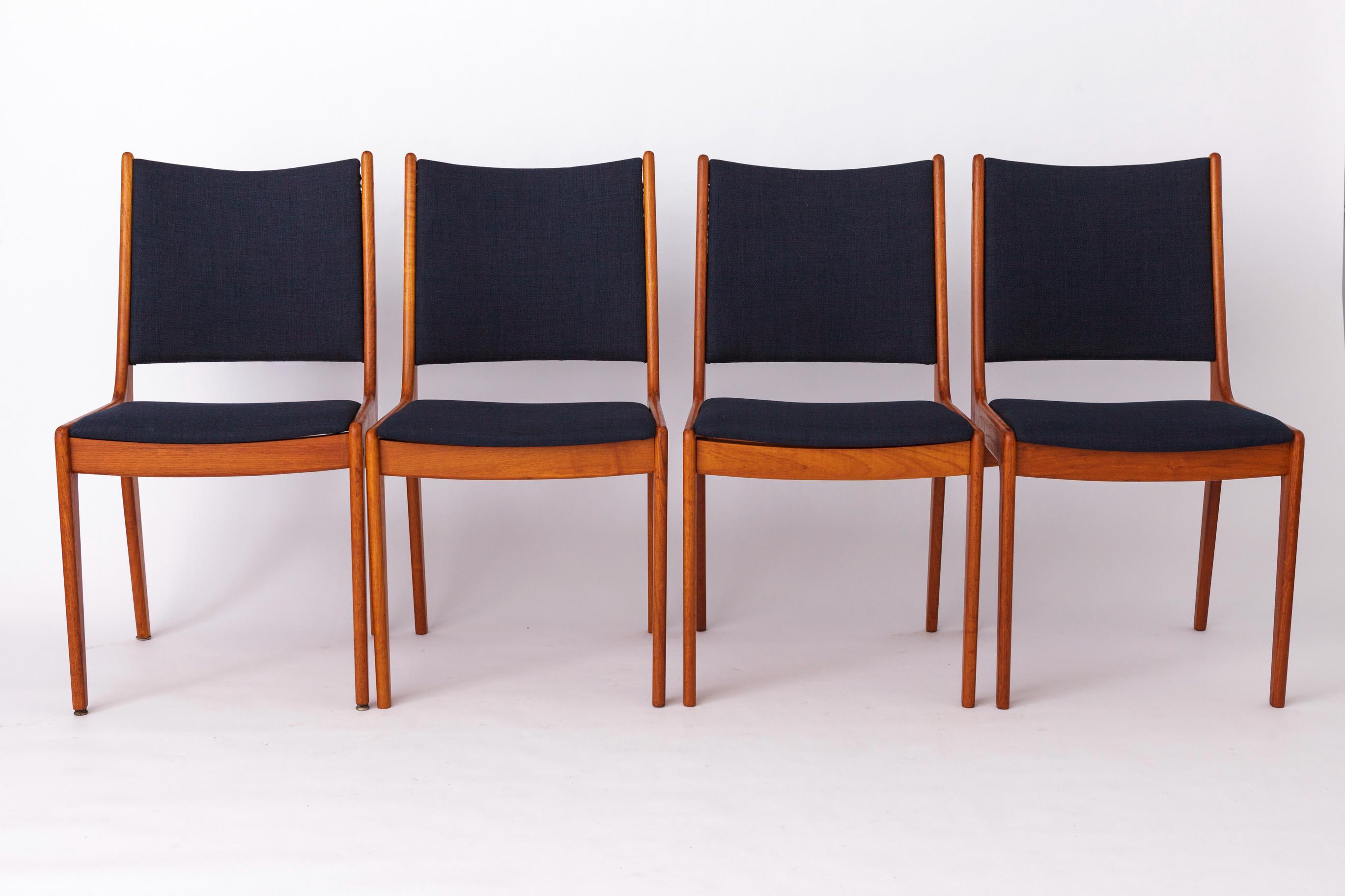 4 of 8 Johannes Andersen Dining Chairs | Danish Teak Mid-century