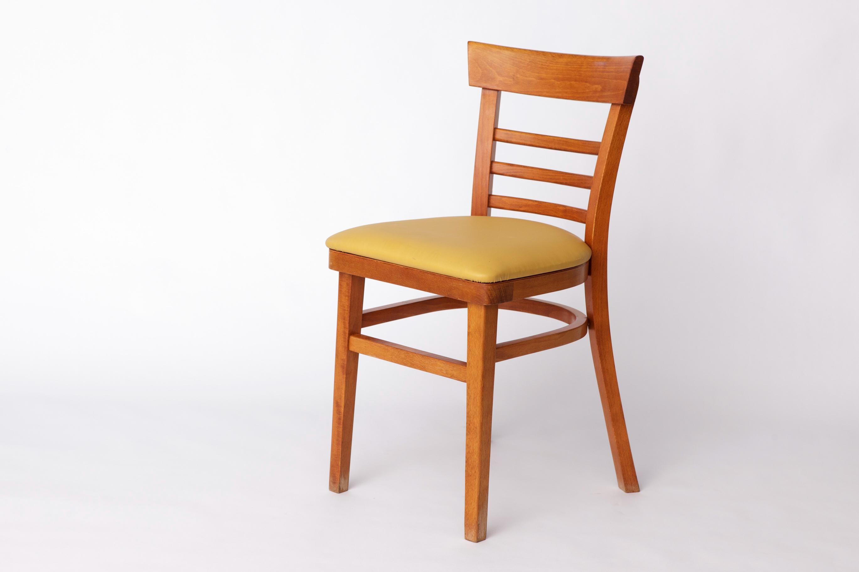 ヴィンテージのブナ材チェア（イエローの合成皮革シート付き） – 1960 